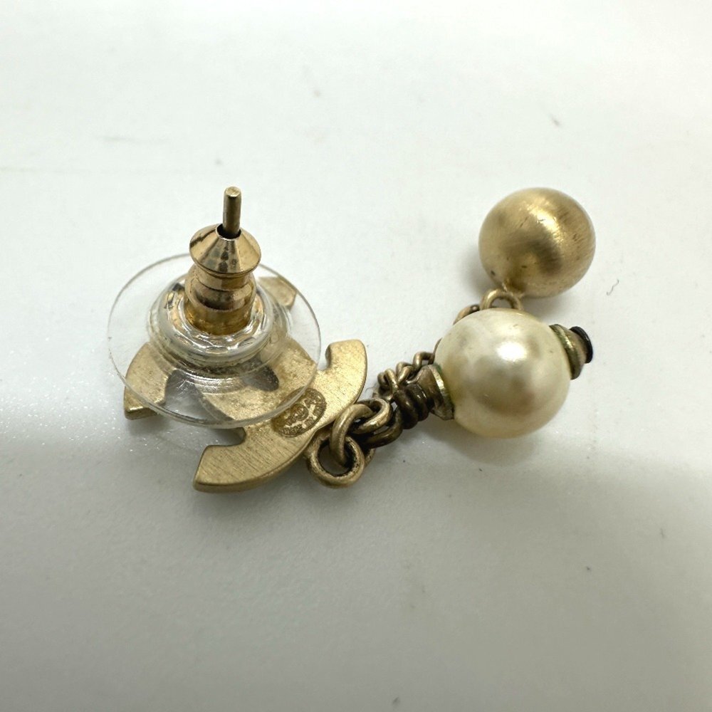 CHANEL Authentic Gold Pearl Logo Earrings - Picture 4 of 12